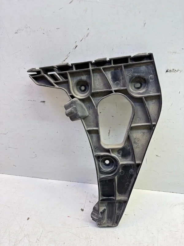 Кронштейн бампера AUDI A1 2010-2015 8X