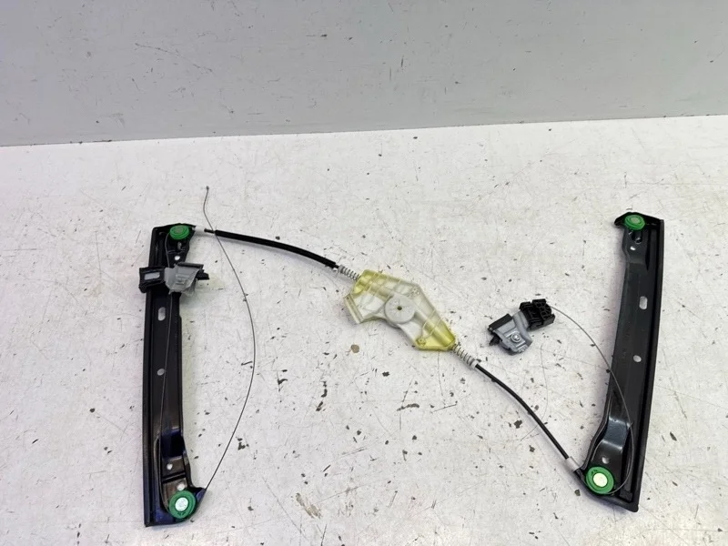 Стеклоподъемник Mercedes-Benz -Class 2011-2015 W204