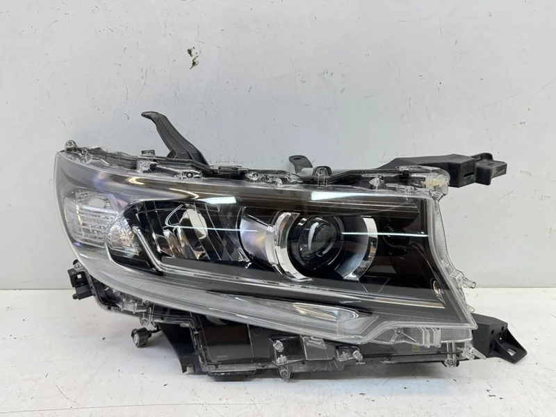 Фара Toyota Land Cruiser Prado 2017-2024 150