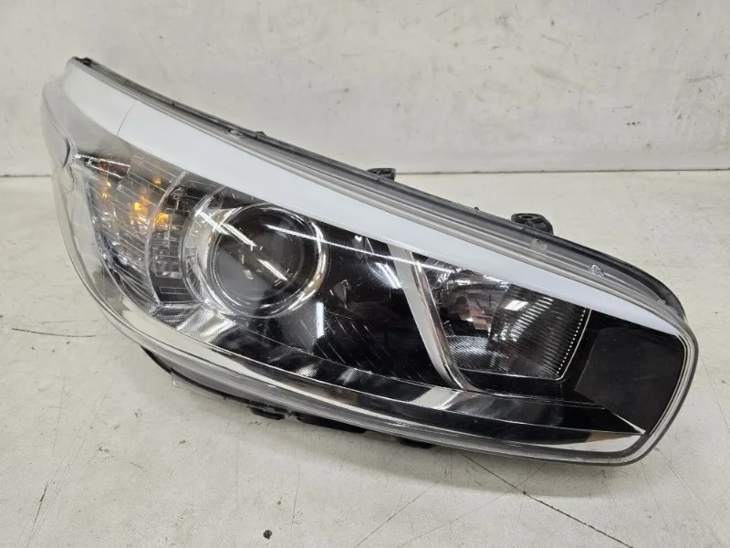 Фара Kia Ceed 2012-2018