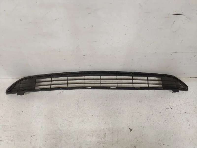 Решетка бампера Toyota Rav4 2015-2019 40