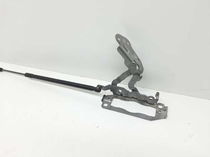 Петля капота Mercedes-Benz -Class 2011-2014 W204