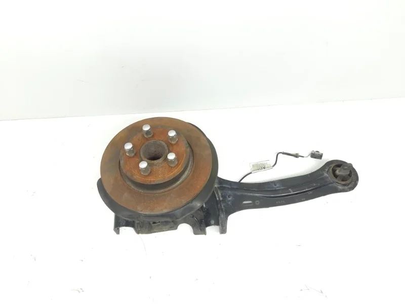 Кулак поворотный Ford Focus 2011-2015 3