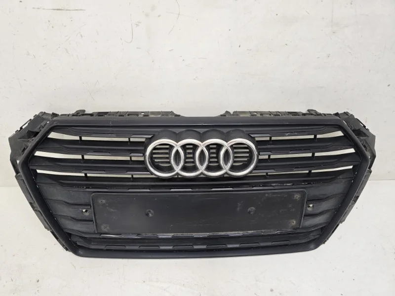Решетка радиатора AUDI A4 2015-2020 B9