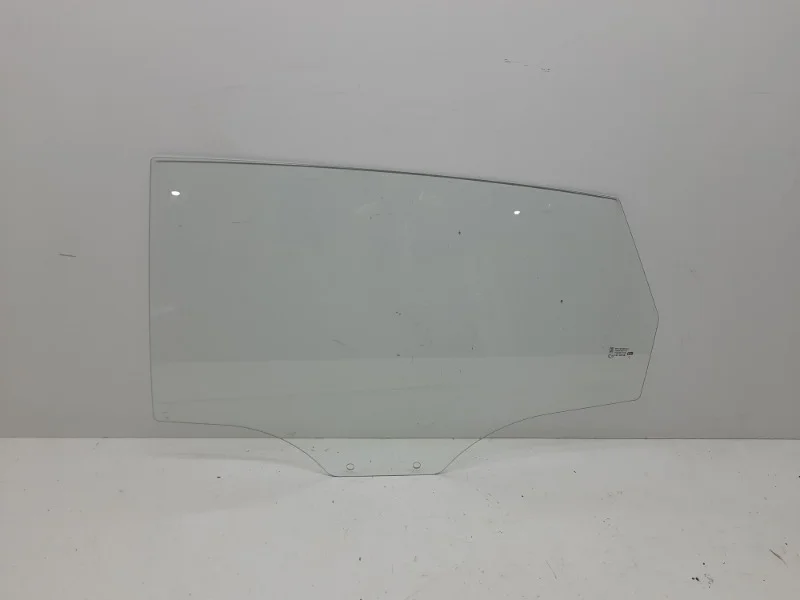 Стекло двери Hyundai Solaris 2010-2016