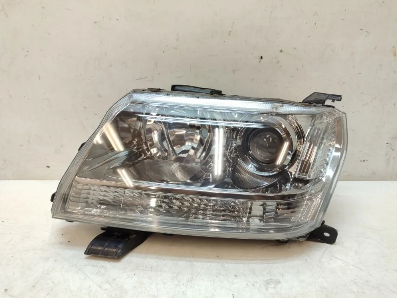 Фара Suzuki Grand Vitara 2005-2016