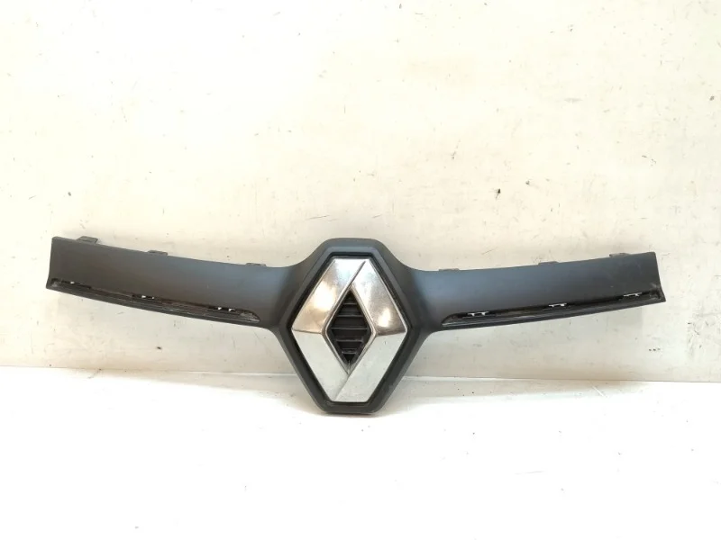 Накладка решетки радиатора Renault Logan 2013-
