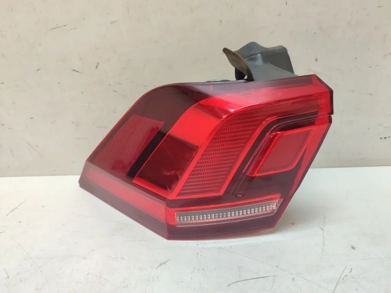 Фонарь Volkswagen Tiguan 2016-2024