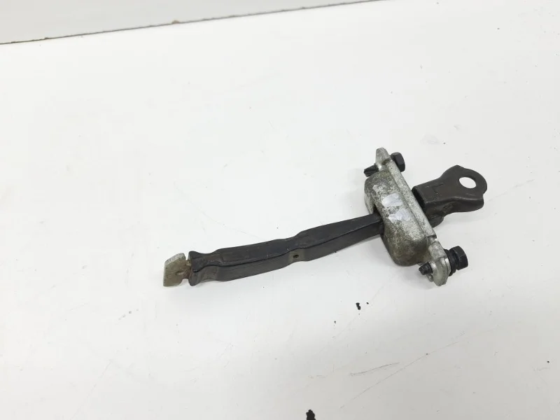 Ограничитель двери Hyundai Solaris 2010-2016