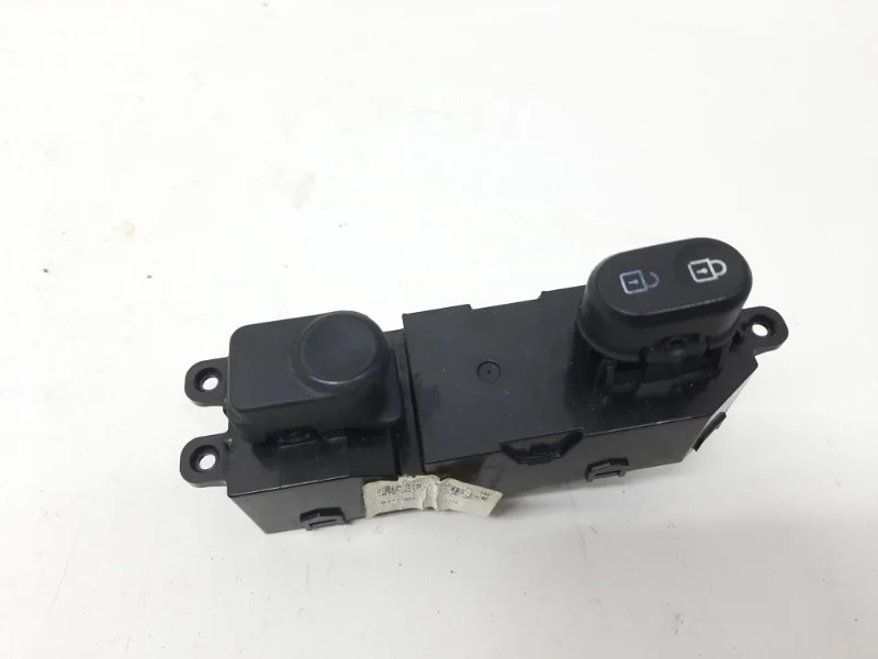 Кнопка стеклоподъемника Hyundai Solaris 2010-2016