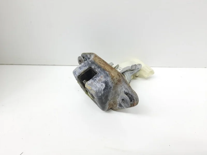 Замок крышки багажника Honda CR-V 2007-2012 3