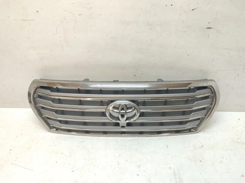 Решетка радиатора Toyota Land Cruiser 2012-2015 200