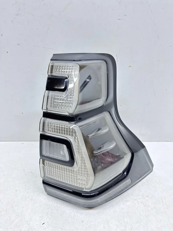 Фонарь Toyota Land Cruiser Prado 2017-2024 150