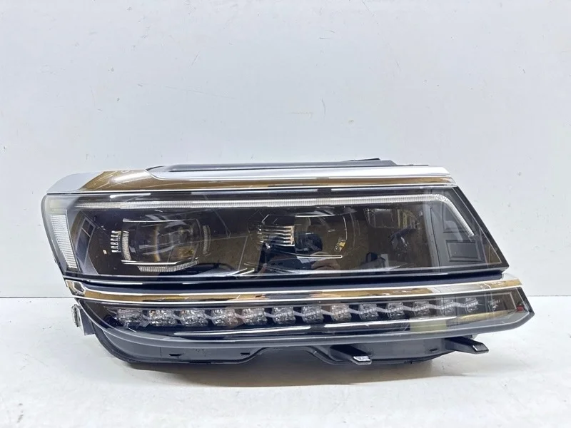 Фара Volkswagen Tiguan 2016-2020