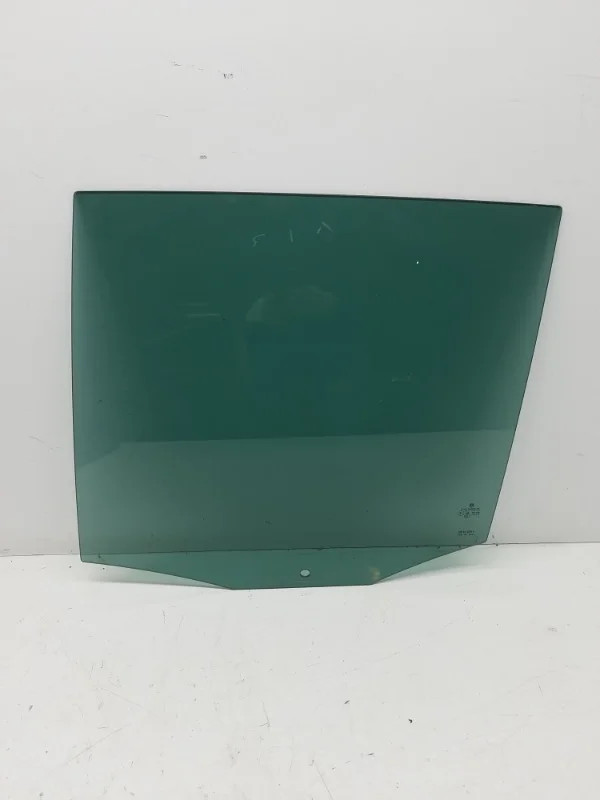 Стекло двери Volkswagen Tiguan 2007-2016