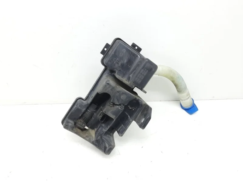 Бачок омывателя Volkswagen Tiguan 2007-2011
