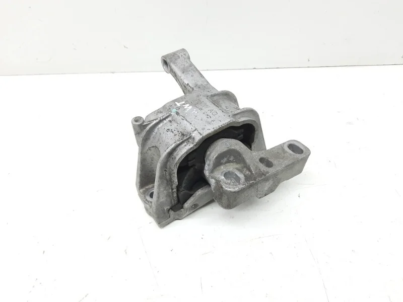 Подушка двигателя Volkswagen Tiguan 2007-2011