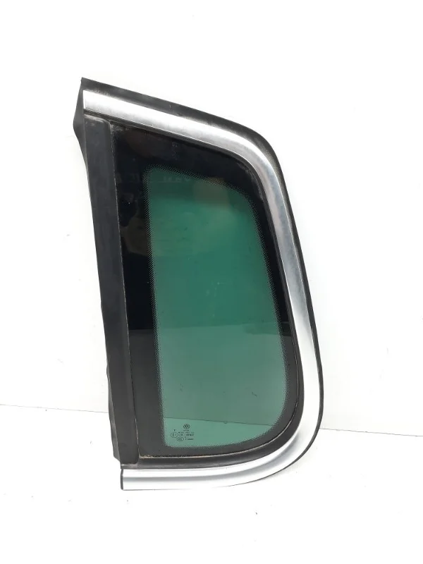 Стекло боковое Volkswagen Tiguan 2007-2011