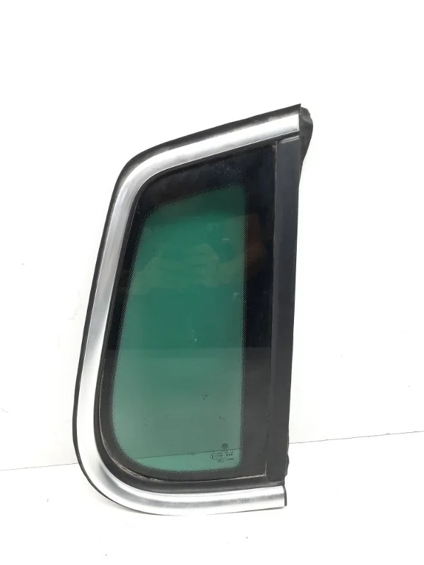 Стекло боковое Volkswagen Tiguan 2007-2011