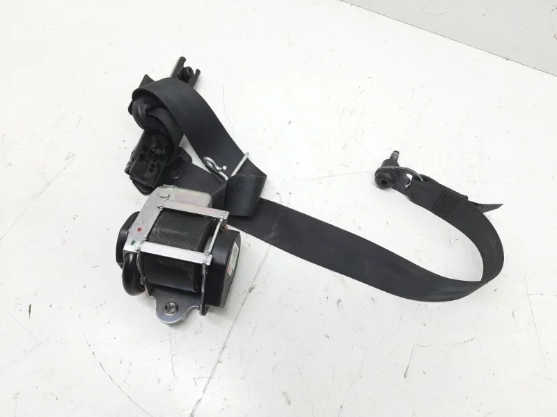 Ремень безопасности Ford Focus 2011-2015 3