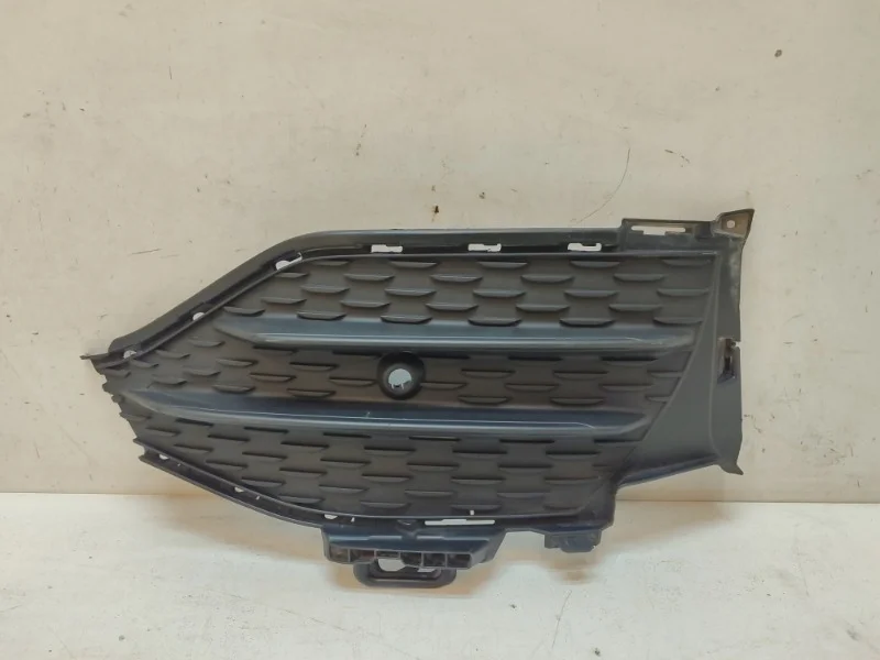 Решетка бампера Mercedes-Benz GLC 2018-2021 X253