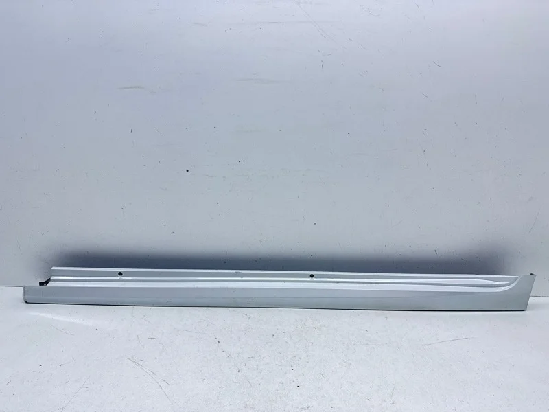 Накладка порога Toyota Camry 2018-2024 70