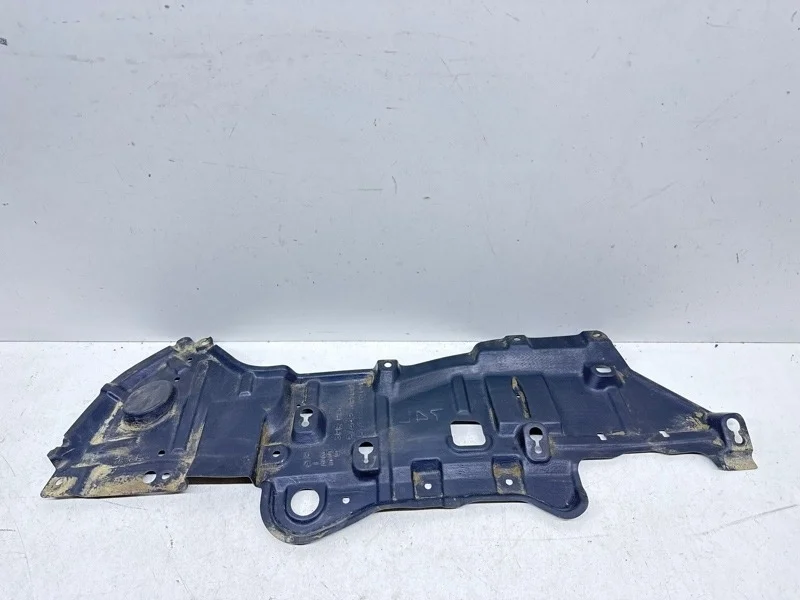 Пыльник двигателя Lexus RX200T 2016-2022 4