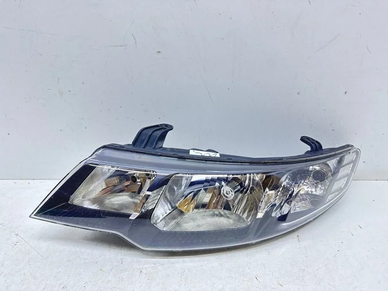 Фара Kia Cerato 2008-2013