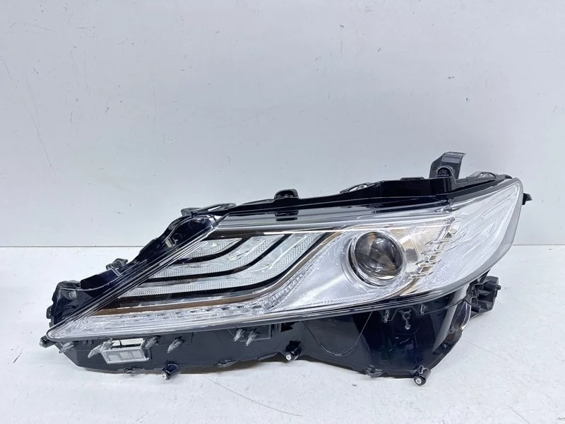 Фара Toyota Camry 2021-2024 V70