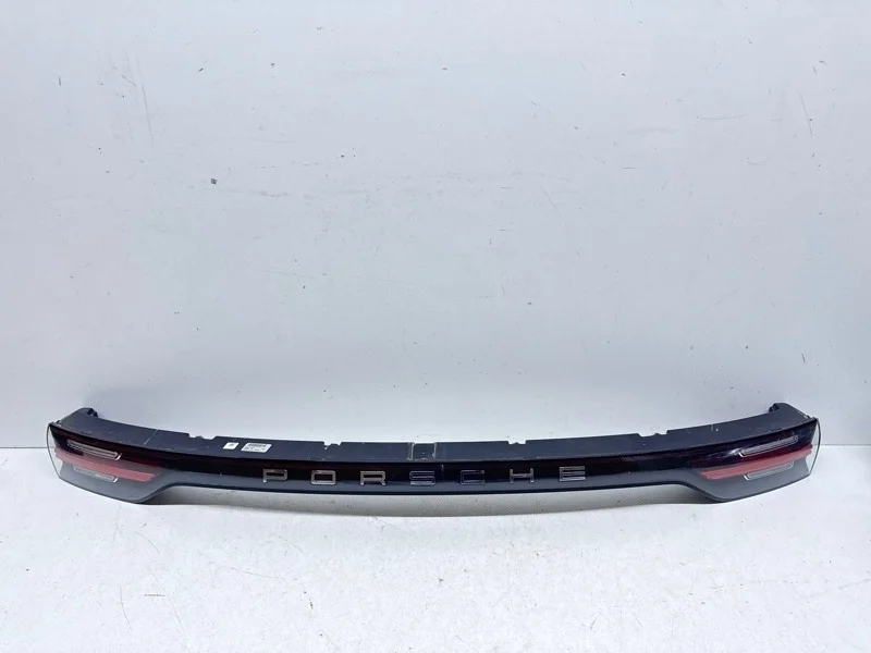 Фонарь Porsche Cayenne 2017-2023 9YA