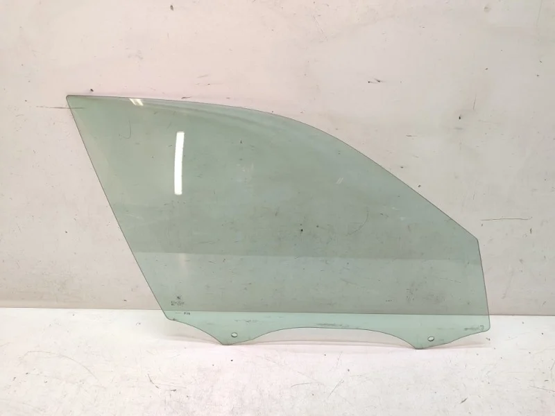 Стекло двери BMW X5 2013-2018 F15