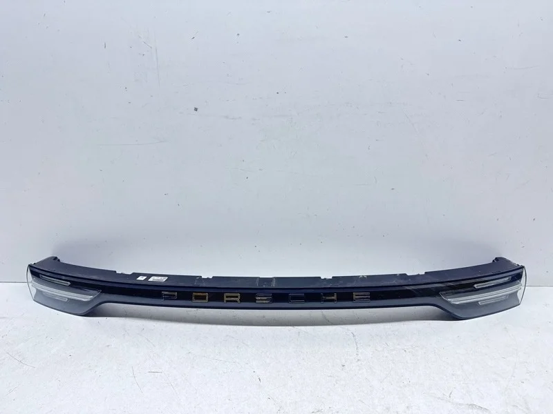 Фонарь Porsche Cayenne 2017-2023 9YA