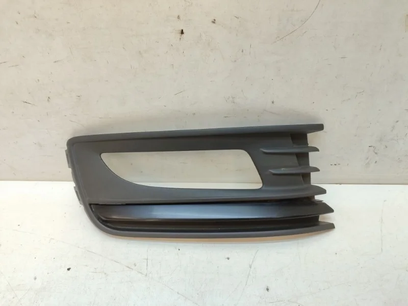 Решетка бампера Volkswagen Polo 2015-2020