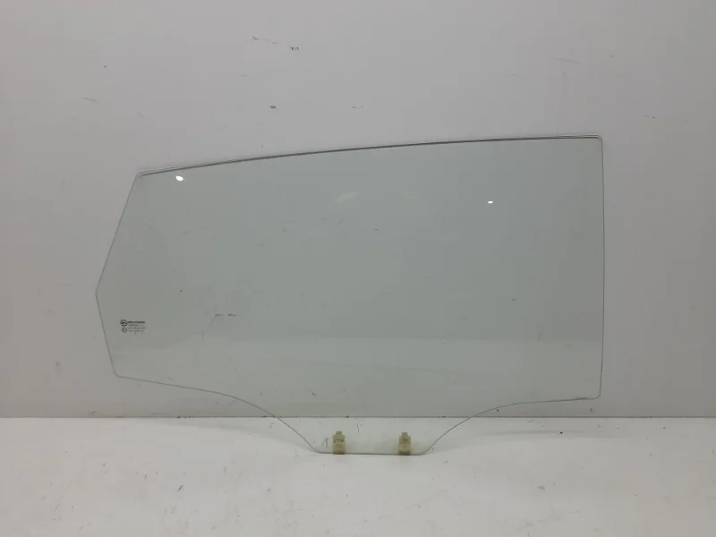 Стекло двери Hyundai Solaris 2010-2016