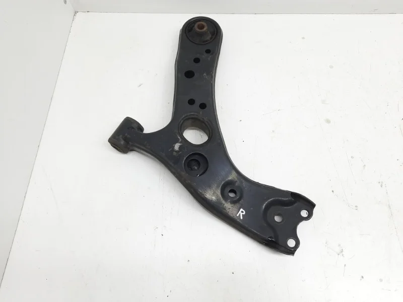 Рычаг Toyota Rav4 2012-2019 40