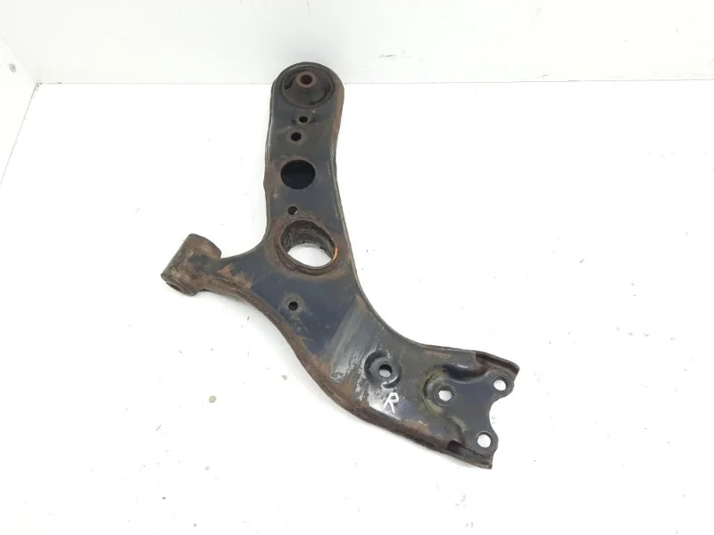 Рычаг Toyota Rav4 2012-2019 40