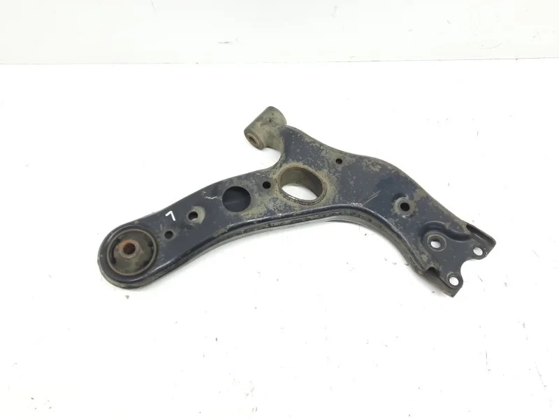 Рычаг Toyota Rav4 2012-2019 40