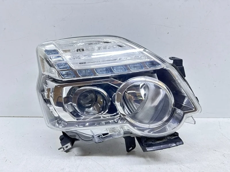 Фара Nissan X-Trail 2010-2015 T31