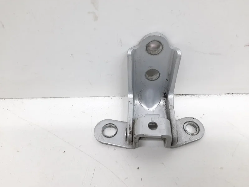 Петля двери Kia Soul 2014-2018