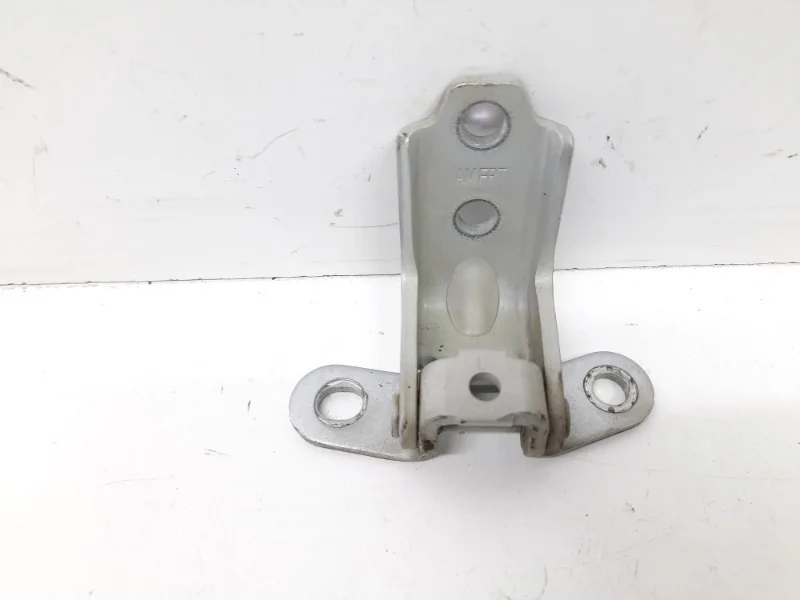 Петля двери Kia Soul 2014-2018