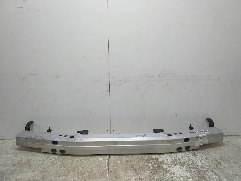 Усилитель бампера Toyota Land Cruiser До рестайлинг 200