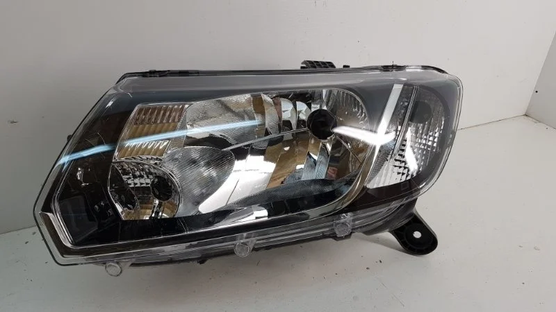 Фара Renault Logan 2014-