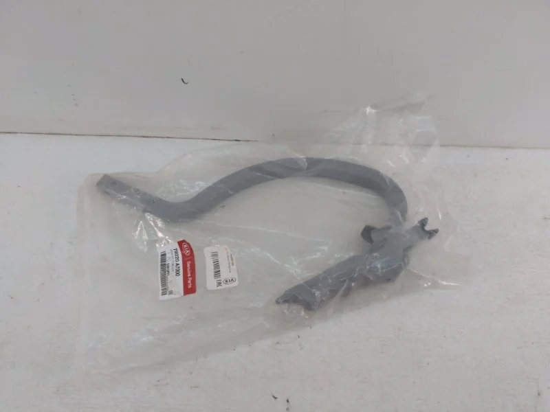 Петля багажника Kia Cerato 2013-