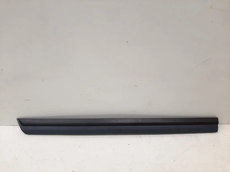 Молдинг двери Volkswagen Passat 2011-2015 B7