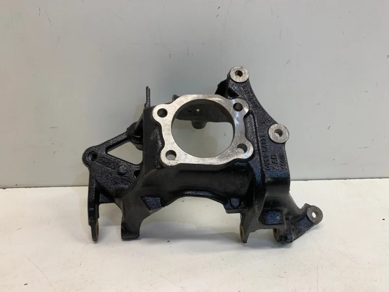 Кулак поворотный Ford Kuga 2013-2019