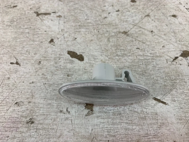 Повторитель поворота Nissan Qashqai 2007-2014 J10