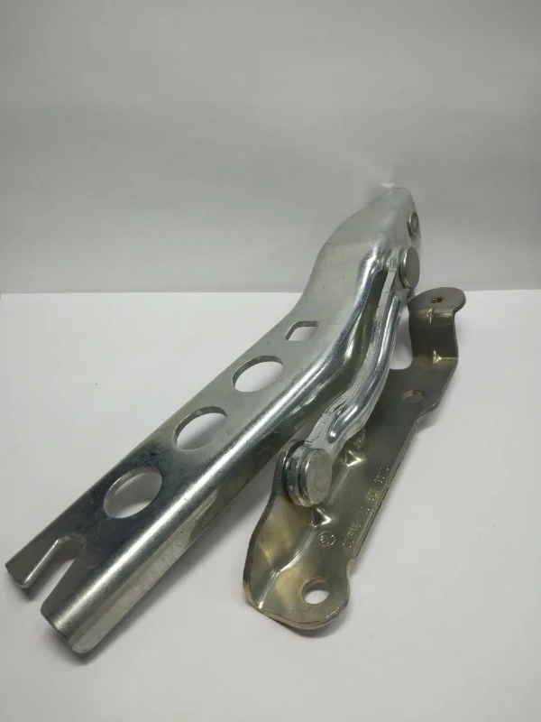 Петля капота Skoda Octavia 2009-2013 A5 FL