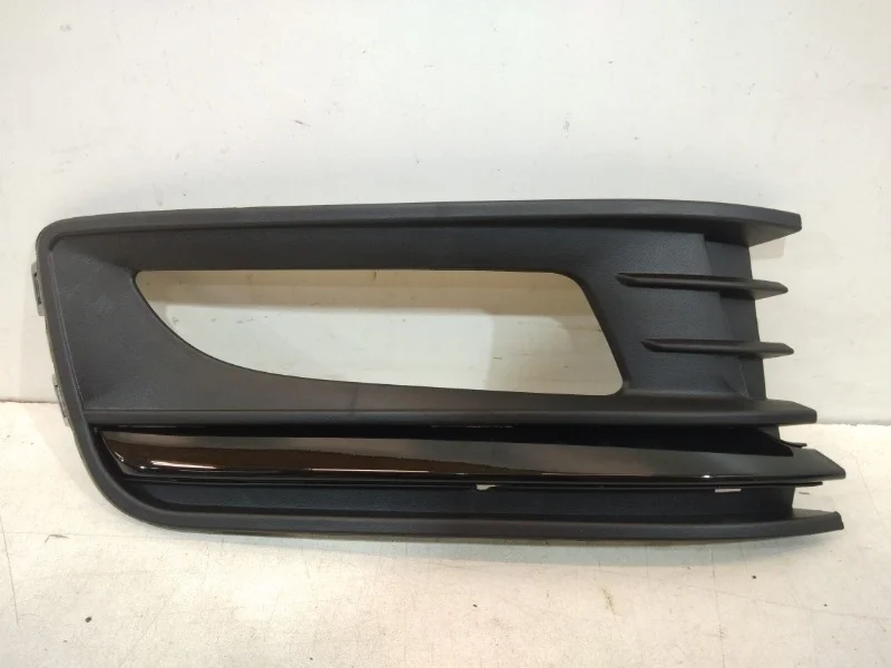 Решетка бампера Volkswagen Polo 2015-2020