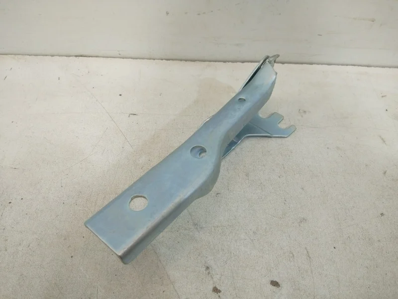 Петля капота Volkswagen Polo 2009-2020 5