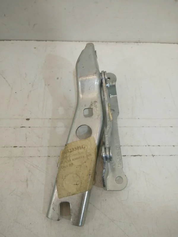 Петля капота Skoda Octavia 2004-2013 A5